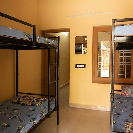 Aramana Holiday Inn Alappuzha Екстериор снимка
