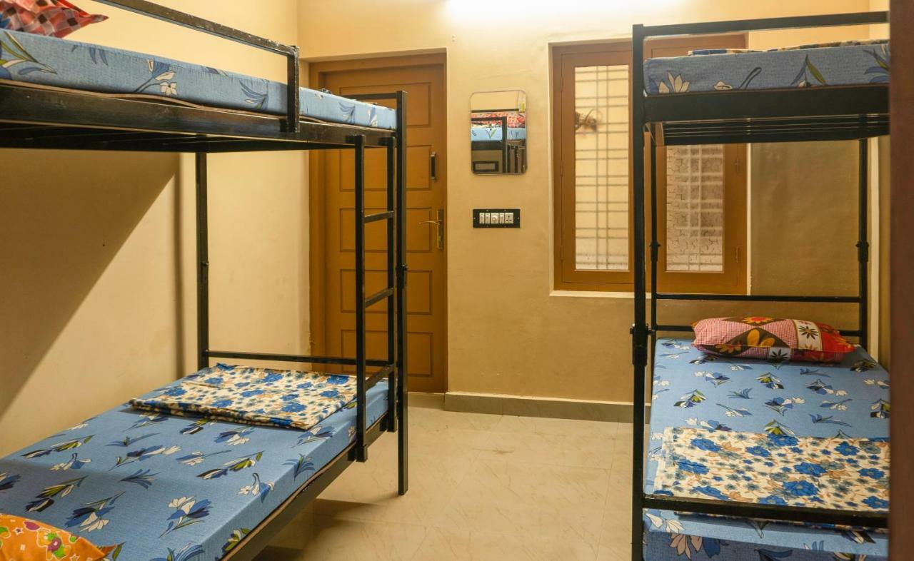 Aramana Holiday Inn Alappuzha Екстериор снимка