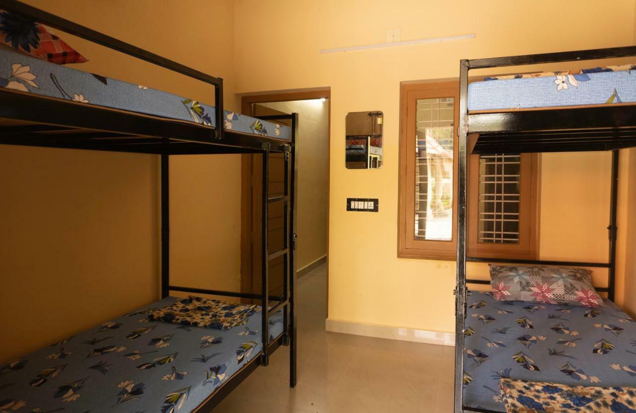 Aramana Holiday Inn Alappuzha Екстериор снимка